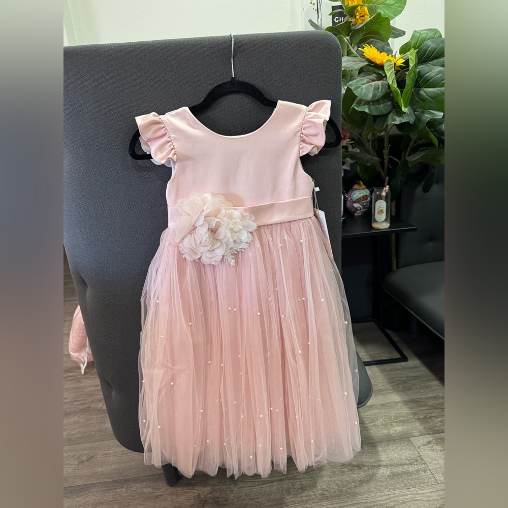 FINAL SALE✨

PINK GIRLS Pink girls Dress with Floral Accent - Picture 6 of 11